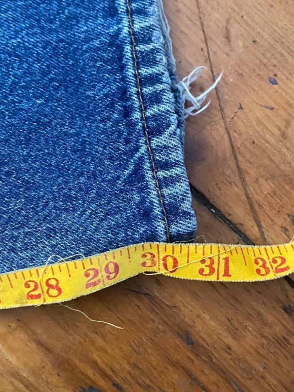 Classic Men's Distressed Blue Jeans Levi’s 505 with sashiko patches - Picture 6 of 8